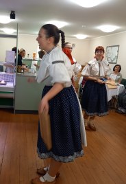 Tanečnice  v Májové kavárně v DpS Žatec
